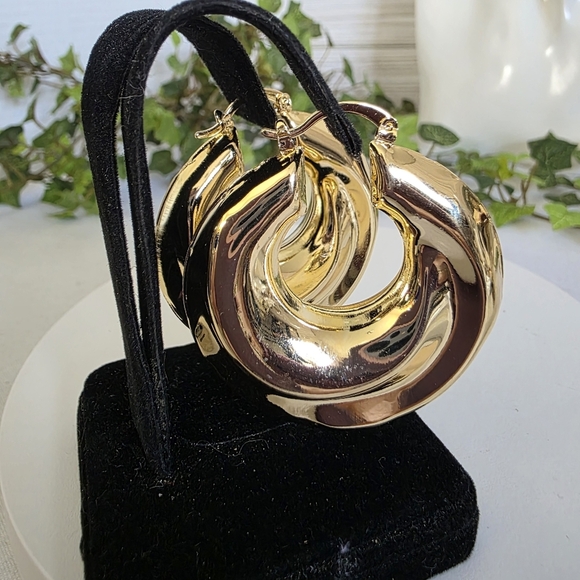 Gold Filled Chunky Swirl Hoop Earrings - Picture 7 of 9